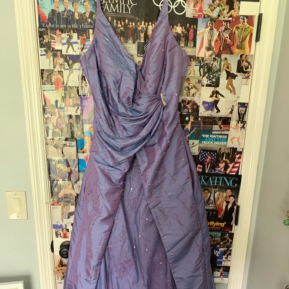 Dresses & Skirts - Iridescent Prom Dress